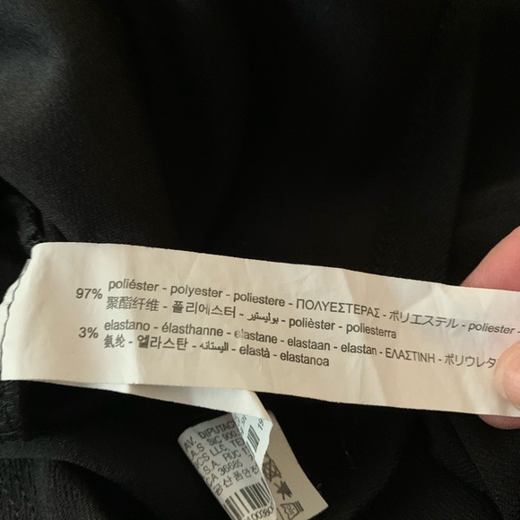 067 NWOT ZARA V-neck top with belt - Picture 5 of 5